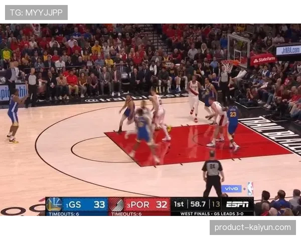 战术板:解读勇士队“动态进攻”体系在无球跑动强度与创造空间效率间的平衡 战术板:解读勇士队“动态进攻”体系在无球跑动强度与创造空间效率间的平衡